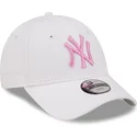 new-era-new-york-yankees-mlb-9forty-league-essential-justerbar-hvid-buet-kasket-med-pink-logo-til-drenge