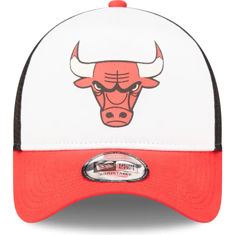hvid-sort-og-rod-trucker-kasket-a-frame-team-colour-fra-chicago-bulls-nba-fra-new-era