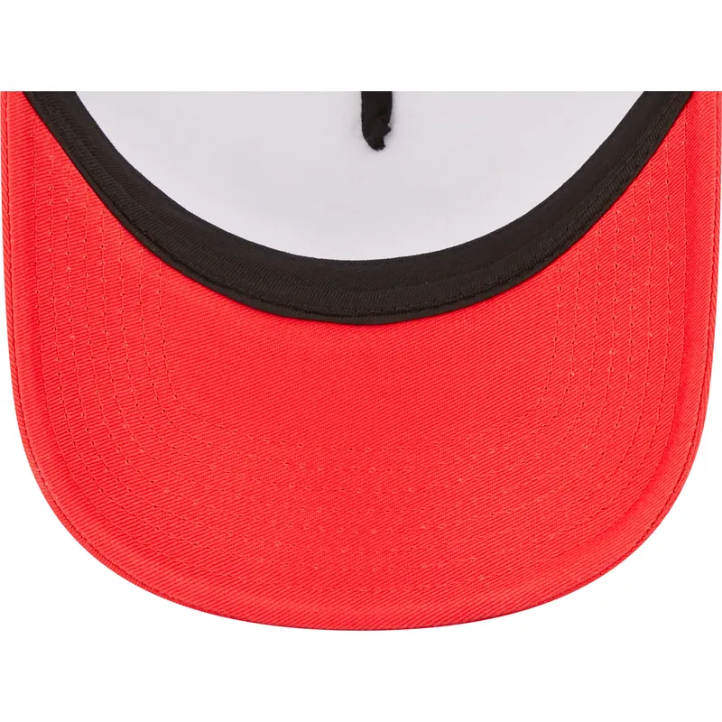 hvid-sort-og-rod-trucker-kasket-a-frame-team-colour-fra-chicago-bulls-nba-fra-new-era