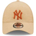 brun-justerbar-buet-kasket-med-brunt-logo-9forty-jersey-essential-fra-new-york-yankees-mlb-fra-new-era