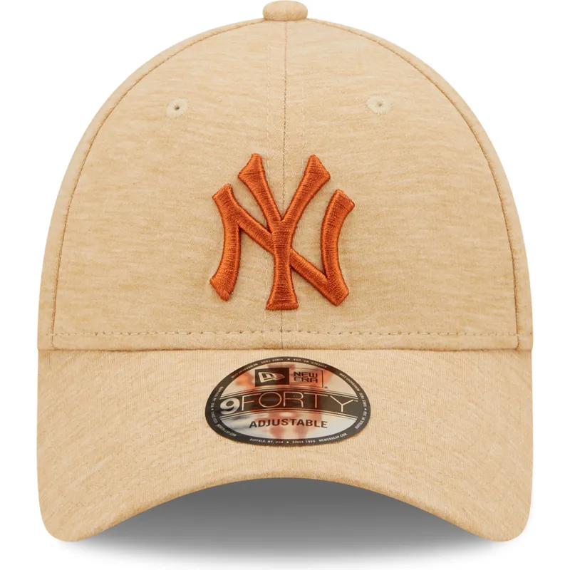 brun-justerbar-buet-kasket-med-brunt-logo-9forty-jersey-essential-fra-new-york-yankees-mlb-fra-new-era