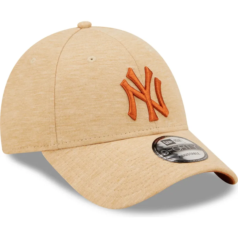 brun-justerbar-buet-kasket-med-brunt-logo-9forty-jersey-essential-fra-new-york-yankees-mlb-fra-new-era