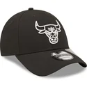 sort-justerbar-curved-kasket-9forty-repreve-monochrom-fra-chicago-bulls-nba-fra-new-era