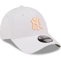 kasketter-buet-hvid-justerbar-rem-9forty-neon-outline-fra-new-york-yankees-mlb-af-new-era