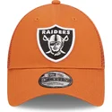 las-vegas-raiders-nfl-new-era-justerbar-orange-a-frame-home-field-trucker-kasket