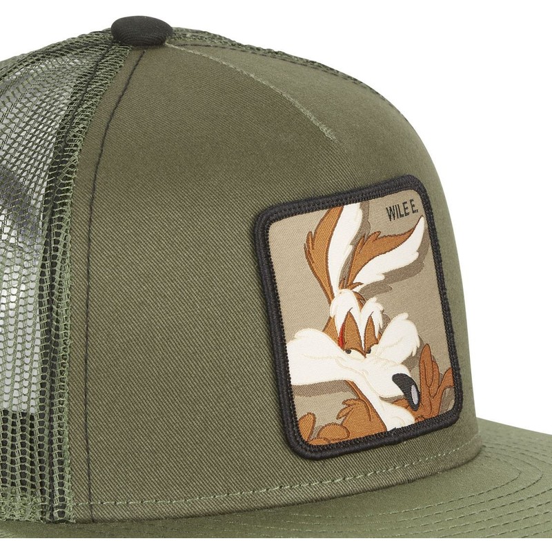 capslab-flat-brim-wile-e-coyote-casf-wi4-looney-tunes-green-trucker-hat