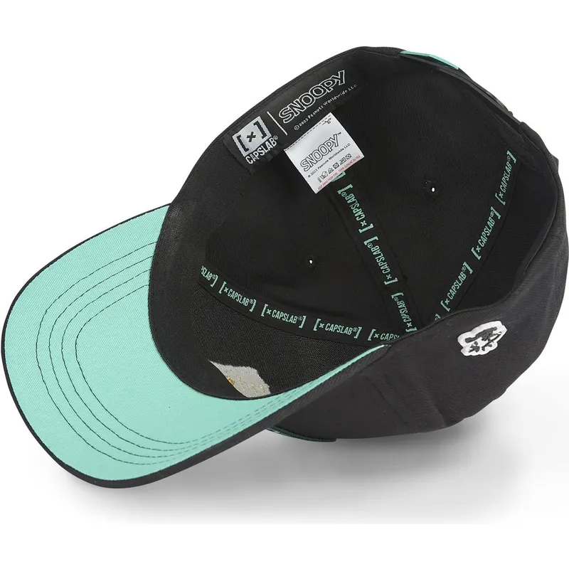 sort-snapback-kasket-med-buet-skygge-snoopy-nu1-peanuts-fra-capslab