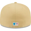 kasketter-flad-beige-tilpasset-rosa-59fifty-seam-stitch-fra-new-york-yankees-mlb-af-new-era