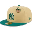 flad-beige-og-gron-fitted-kasket-59fifty-the-elements-earth-pin-fra-new-york-yankees-mlb-fra-new-era