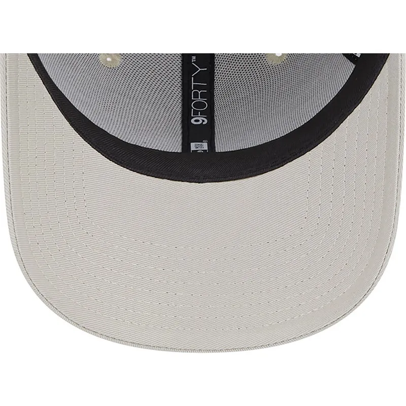 kasketter-buet-beige-justerbar-rem-9forty-seasonal-fra-vespa-piaggio-af-new-era