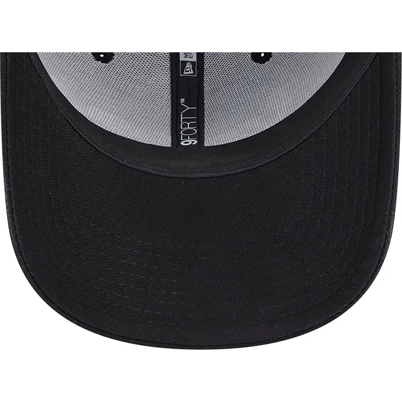 kasketter-buet-sort-justerbar-rem-9forty-oversized-fra-vespa-piaggio-af-new-era
