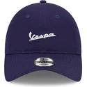 justerbar-marinebla-buet-kasket-9twenty-fra-vespa-piaggio-fra-new-era