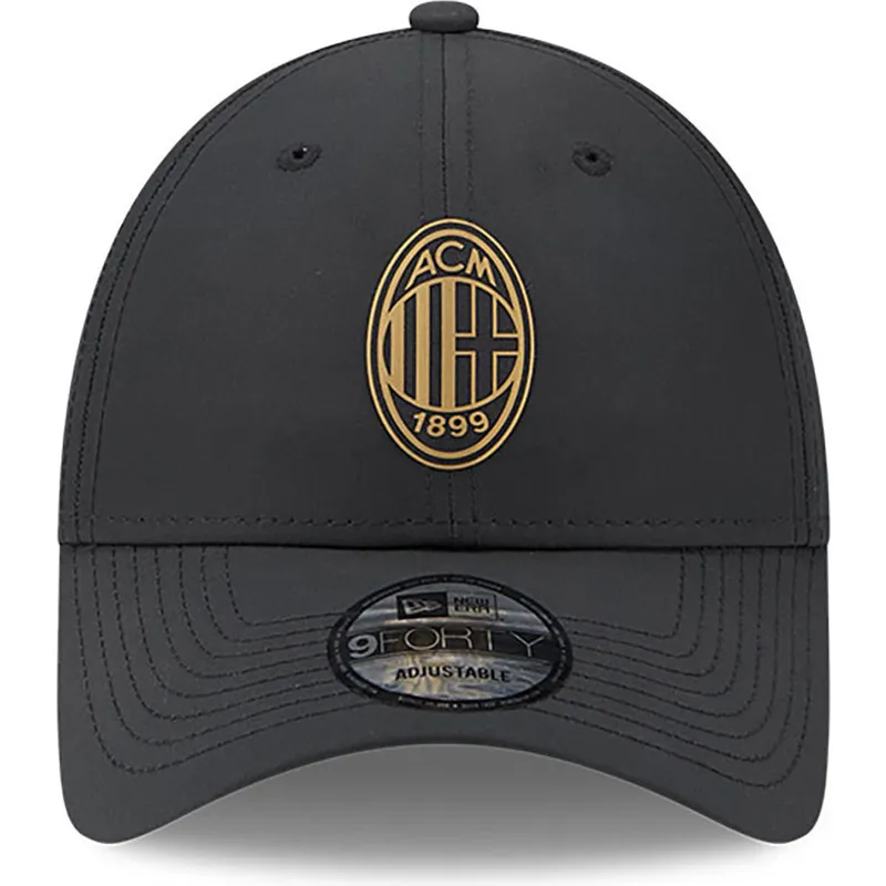 sort-justerbar-curved-kasket-med-gyldent-logo-9forty-fra-ac-milan-serie-a-fra-new-era