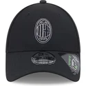 kasketter-buet-sort-justerbar-rem-9forty-repreve-fra-ac-milan-serie-a-af-new-era