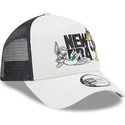 beige-a-frame-trucker-kasket-med-bugs-bunny-og-daffy-and-looney-tunes-fra-new-era