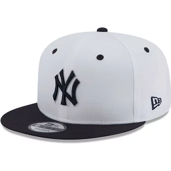 New Era Flat Brim Navy Blue Logo 9FIFTY White Crown Patch New York Yankees MLB White and Navy Blue Snapback Cap