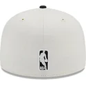 hvid-og-sort-justerbar-59fifty-chicago-bulls-nba-championships-flad-kasket-fra-new-era
