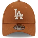 justerbar-brun-buet-kasket-med-beige-logo-9forty-league-essential-los-angeles-dodgers-mlb-fra-new-era
