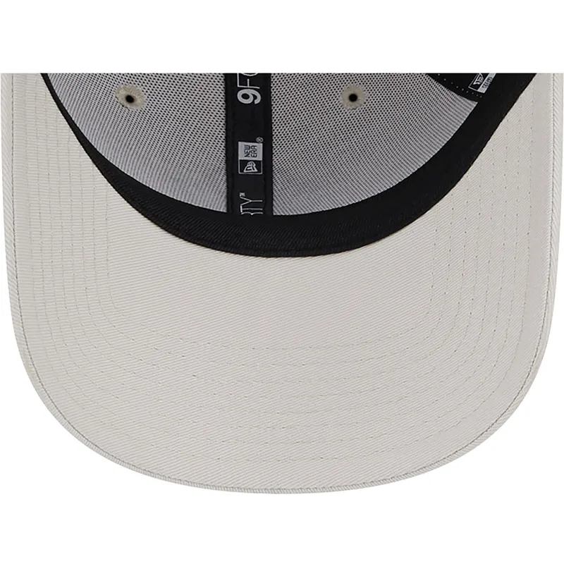 kasketter-buet-beige-justerbar-rem-9forty-league-essential-fra-new-york-yankees-mlb-af-new-era