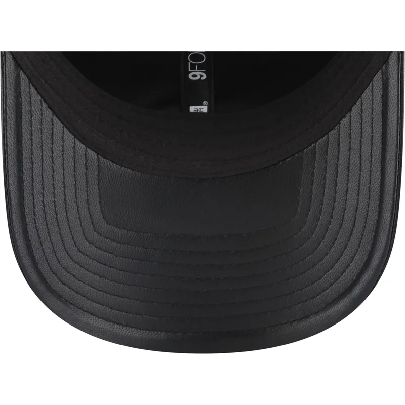 kasketter-buet-sort-justerbar-rem-9forty-leather-fra-new-york-yankees-mlb-af-new-era