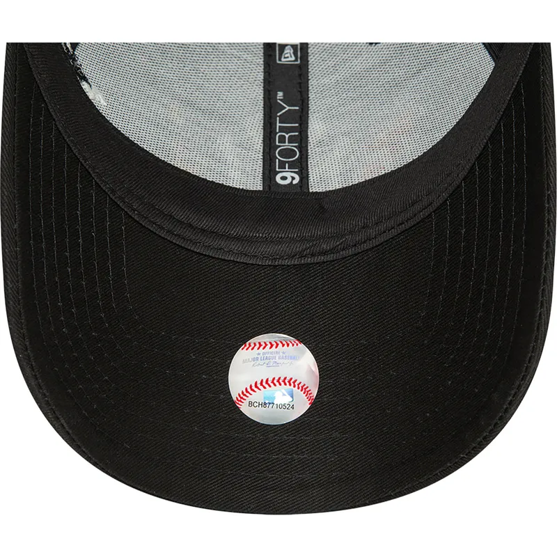 kasketter-buet-sort-justerbar-rem-9forty-koi-fish-fra-new-york-yankees-mlb-af-new-era
