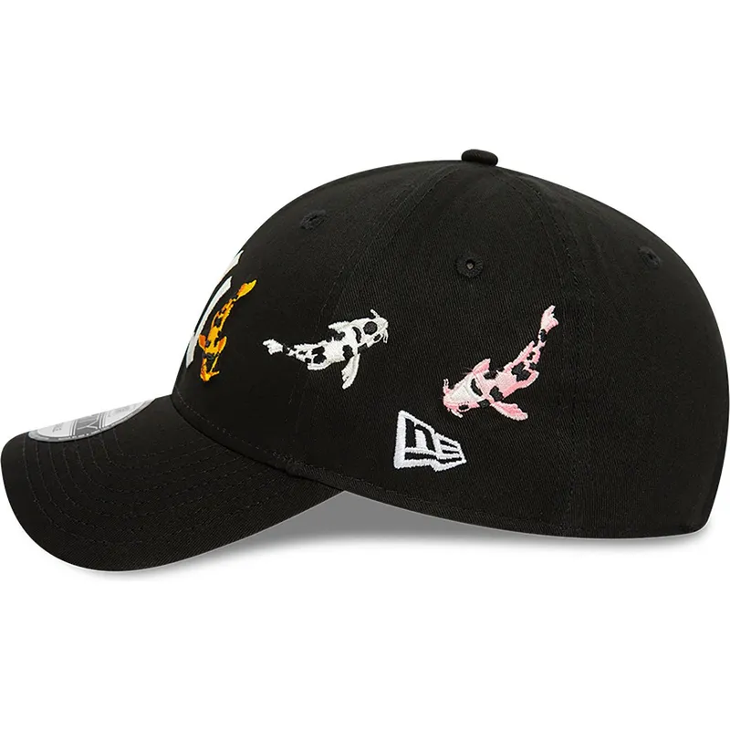 kasketter-buet-sort-justerbar-rem-9forty-koi-fish-fra-new-york-yankees-mlb-af-new-era