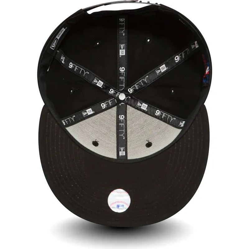 sort-flad-snapback-9fifty-black-on-black-kasket-fra-new-york-yankees-mlb-af-new-era