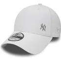hvid-justerbar-9forty-flawless-logo-kasket-med-buet-skygge-fra-new-york-yankees-mlb-af-new-era