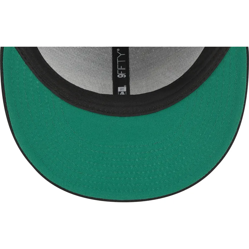 flad-sort-snapback-9fifty-post-up-pin-kasket-fra-los-angeles-lakers-nba-af-new-era