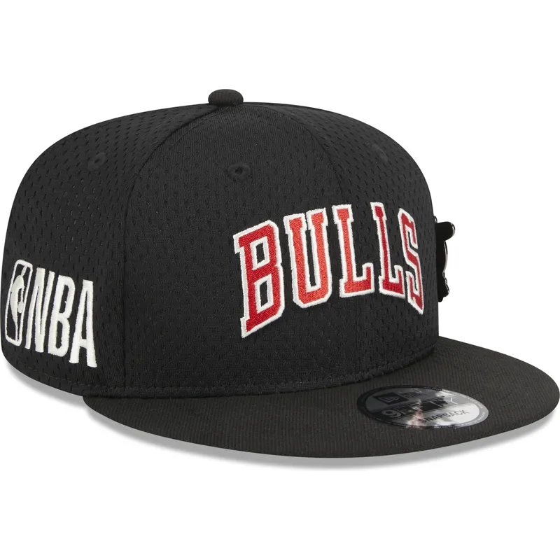 flad-sort-snapback-9fifty-post-up-pin-kasket-fra-chicago-bulls-nba-af-new-era