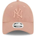 new-era-new-york-yankees-mlb-9forty-velour-justerbar-lyserod-buet-kasket-med-lyserodt-logo-til-kvinder