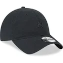 sort-justerbar-buet-kasket-med-sort-logo-9twenty-mini-logo-af-new-york-yankees-mlb-fra-new-era