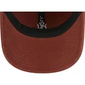 brun-justerbar-buet-kasket-med-brunt-logo-9twenty-mini-logo-af-new-york-yankees-mlb-fra-new-era