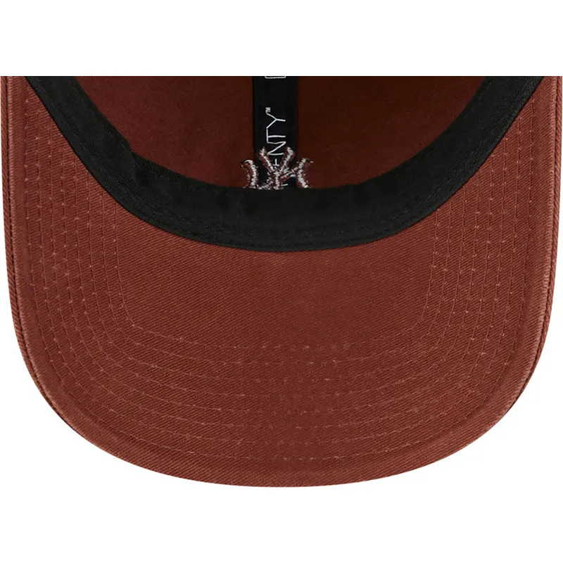 new-era-new-york-yankees-mlb-9twenty-mini-logo-justerbar-brun-kasket-med-buet-skygge-og-brunt-logo
