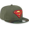gron-og-camouflage-flad-kasket-snapback-til-drenge-9fifty-superman-dc-comics-fra-new-era