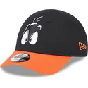 sort-og-orange-justerbar-buet-kasket-til-born-9forty-med-daffy-and-looney-tunes-fra-new-era
