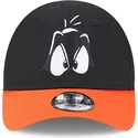 sort-og-orange-justerbar-buet-kasket-til-born-9forty-med-daffy-and-looney-tunes-fra-new-era