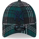 justerbar-gron-buet-kasket-med-blat-logo-9forty-check-fra-new-york-yankees-mlb-fra-new-era
