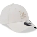 beige-justerbar-buet-kasket-med-beige-logo-9forty-repreve-outline-af-los-angeles-dodgers-mlb-fra-new-era