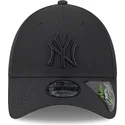 sort-justerbar-curved-kasket-med-sort-logo-9forty-repreve-outline-fra-new-york-yankees-mlb-fra-new-era