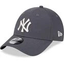 kasketter-buet-gra-justerbar-rem-9forty-metallic-fra-new-york-yankees-mlb-af-new-era