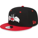 sort-og-rod-fladskaerms-snapback-9fifty-cap-med-silvestre-looney-tunes-fra-new-era