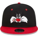 sort-og-rod-fladskaerms-snapback-9fifty-cap-med-silvestre-looney-tunes-fra-new-era
