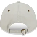 beige-justerbar-buet-kasket-med-beige-logo-9forty-washed-canvas-fra-new-york-yankees-mlb-fra-new-era