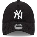 sort-justerbar-curved-9forty-teddy-kasket-fra-new-york-yankees-mlb-fra-new-era