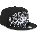 sort-fladskaerms-snapback-9fifty-tip-off-2023-kasket-fra-los-angeles-lakers-nba-fra-new-era