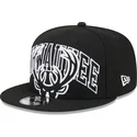 sort-flad-snapback-9fifty-tip-off-2023-kasket-fra-milwaukee-bucks-nba-fra-new-era