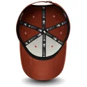 brun-justerbar-9forty-league-essential-kasket-med-buet-skygge-fra-new-york-yankees-mlb-fra-new-era