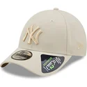 buet-beige-snapback-kasket-med-beige-logo-9forty-tonal-repreve-fra-new-york-yankees-mlb-fra-new-era