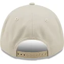 buet-beige-snapback-kasket-med-beige-logo-9forty-tonal-repreve-fra-new-york-yankees-mlb-fra-new-era